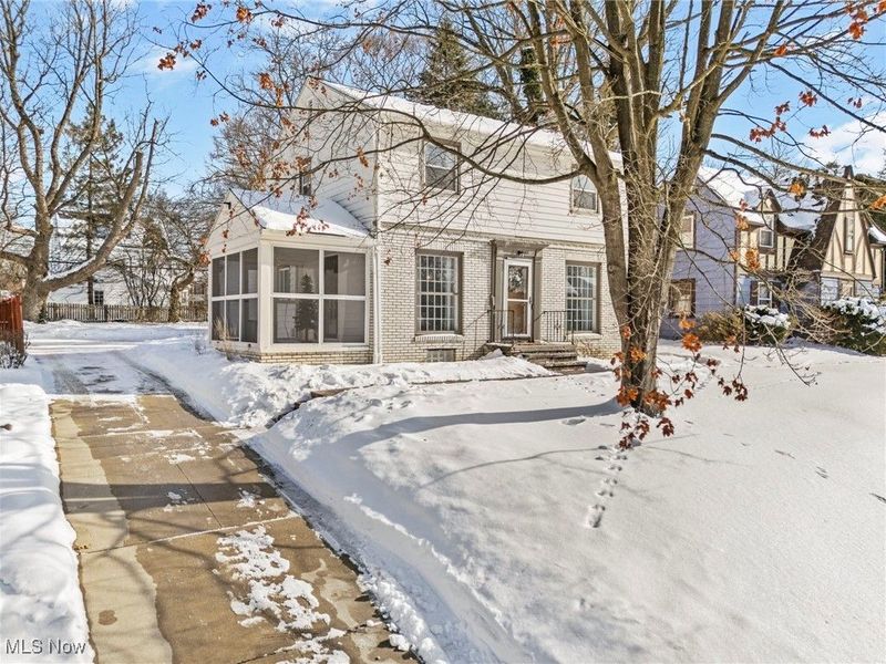 687 Crestview Avenue, Akron, OH 44320 Photo 3