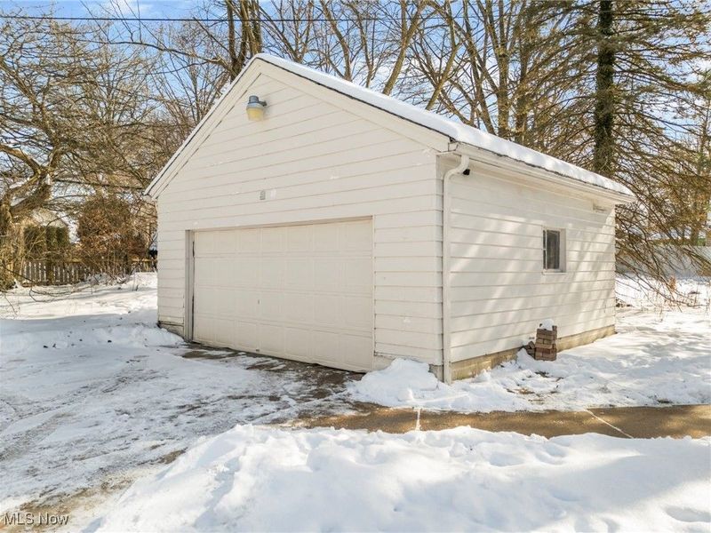 687 Crestview Avenue, Akron, OH 44320 Photo 31