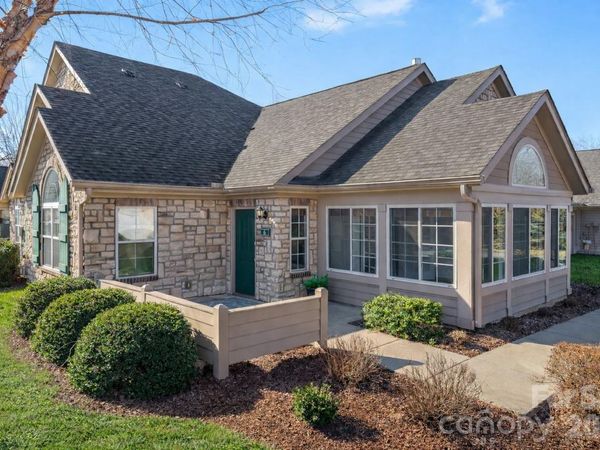 6 Mountain Meadow Circle, Weaverville, NC 28787