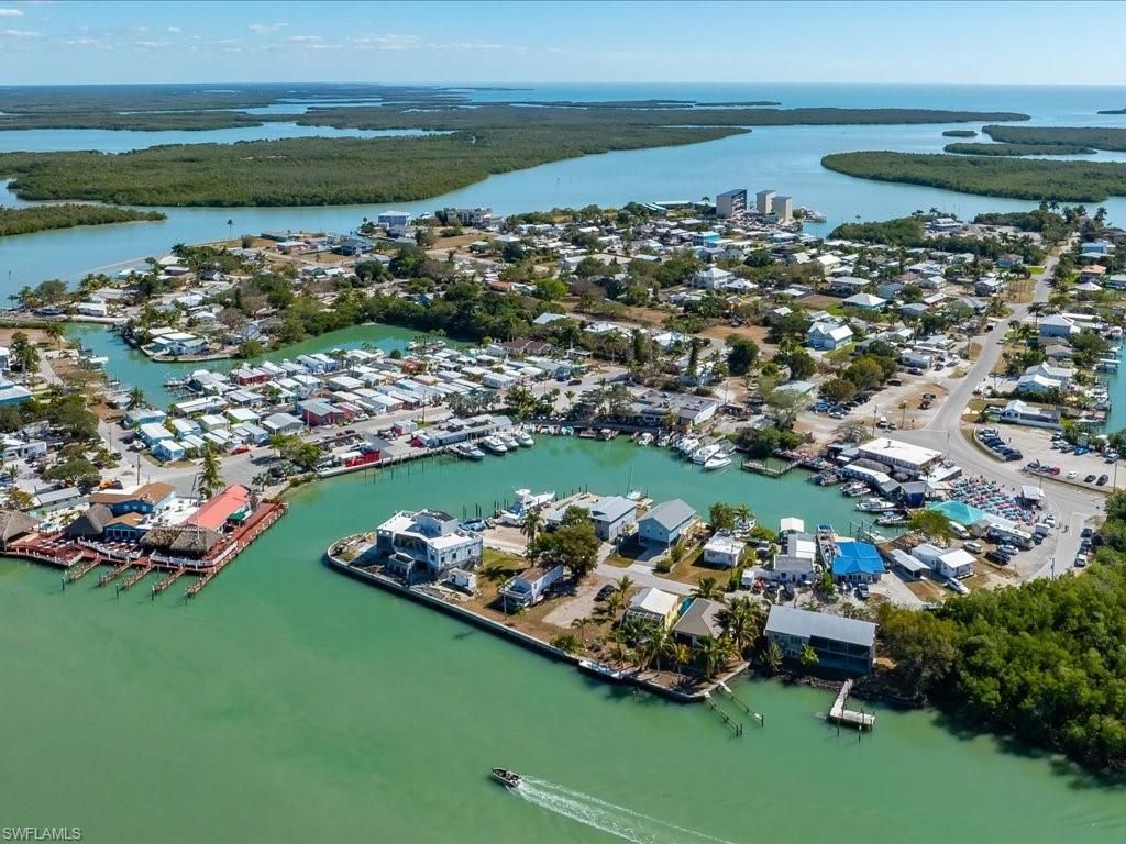 232 Harbor Pl N, Goodland, FL 34140 Photo