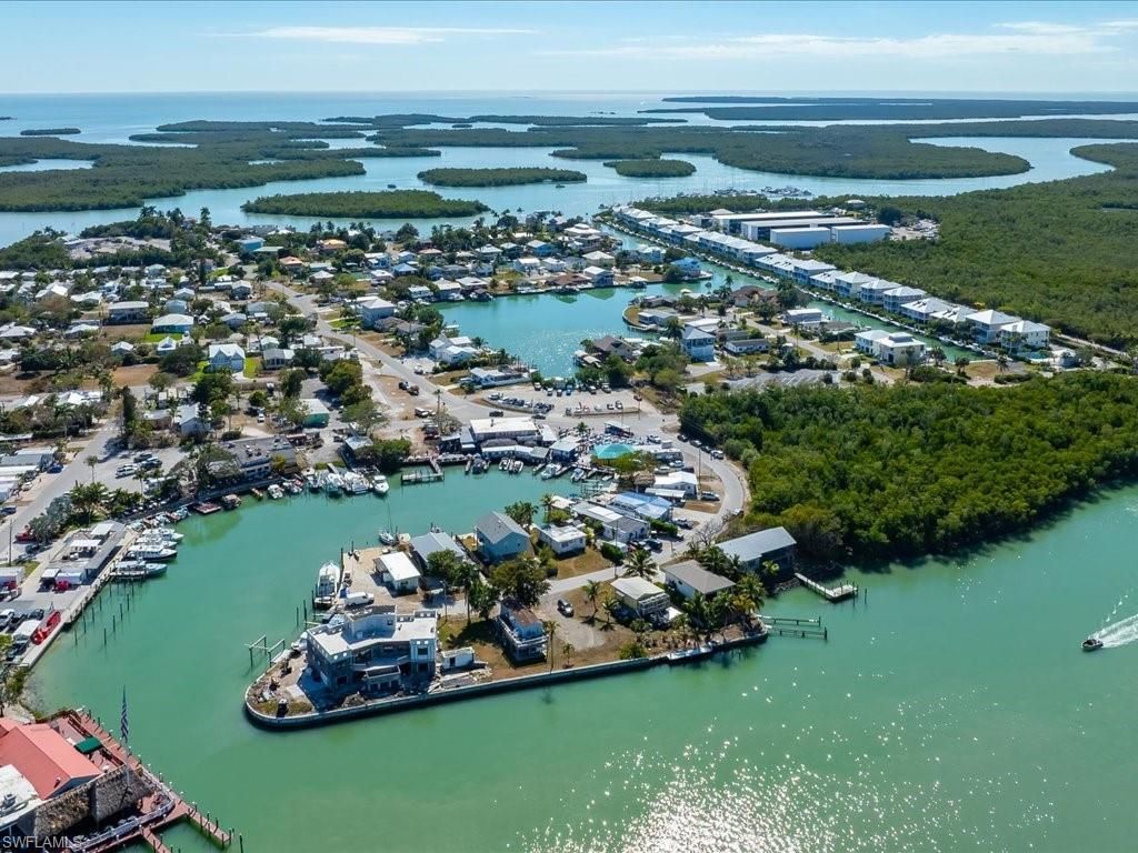 232 Harbor Pl N, Goodland, FL 34140 Photo