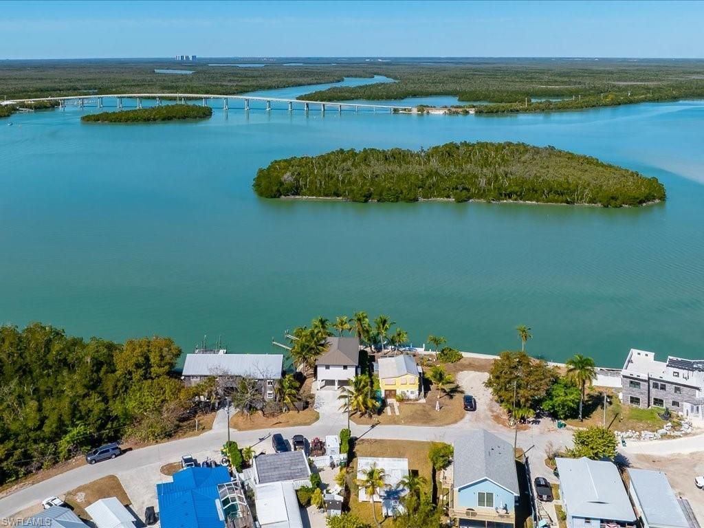 232 Harbor Pl N, Goodland, FL 34140 Photo