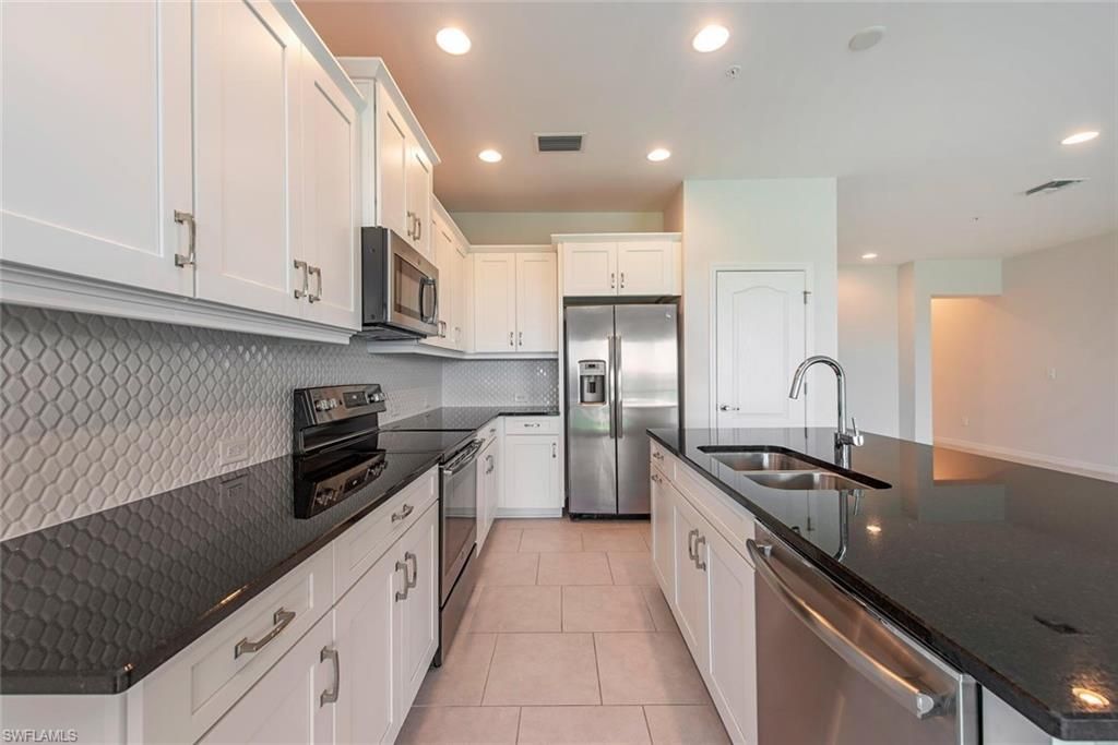 6972 Avalon Cir, Unit 1007, Naples, FL 34112 Photo