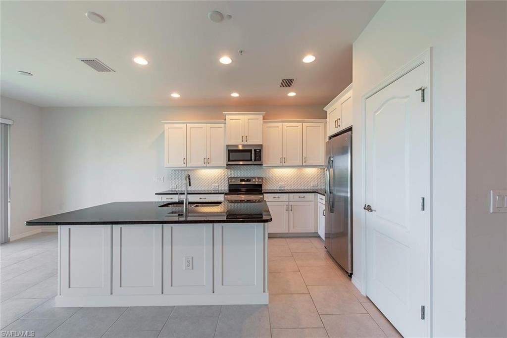 6972 Avalon Cir, Unit 1007, Naples, FL 34112 Photo