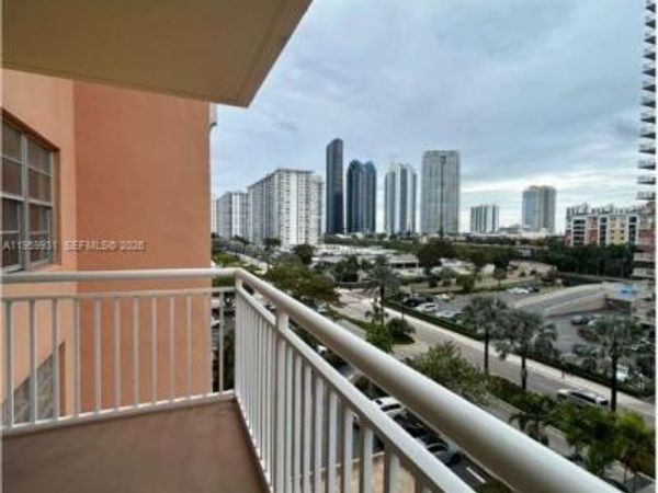 251 174th St , Unit 609, Sunny Isles Beach, FL 33160
