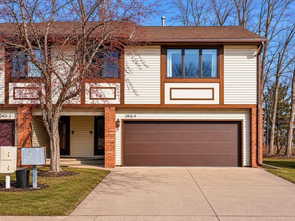 2406 County Road D W, Unit 4, Roseville, MN 55112