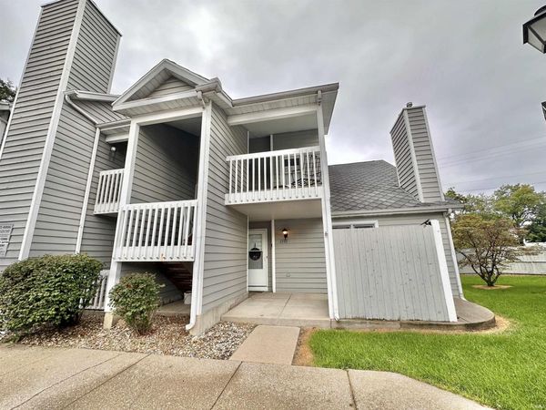 1537 N Oakhill Drive, South Bend, IN 46637