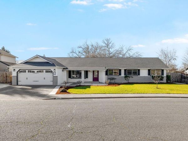 1855 Nancy Avenue, Central Point, OR 97502