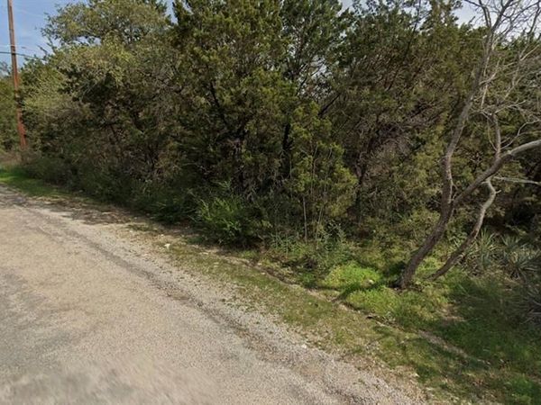 2803 Pinoak Street , Granbury, TX 76048