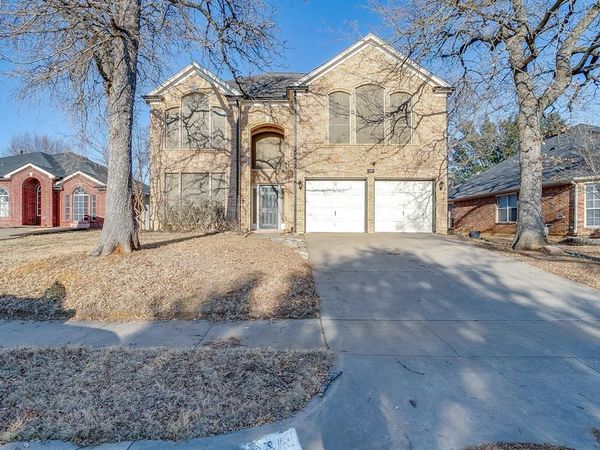 519 Deerwood Drive, Burleson, TX 76028