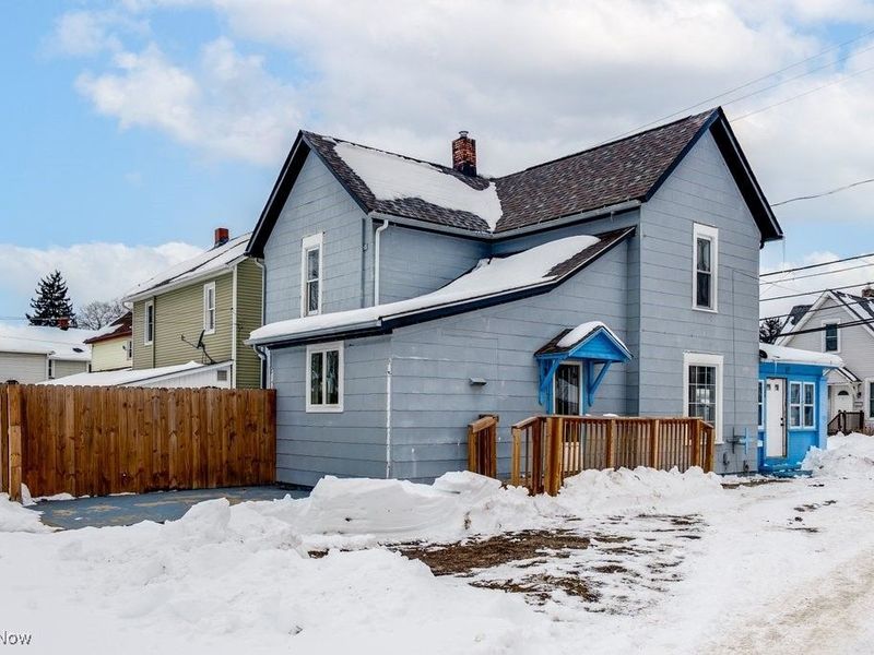 124 3rd Street SW, Strasburg, OH 44680 Photo 4