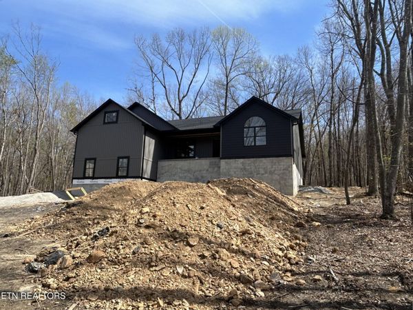 633 Icy Cove Tr, Monterey, TN 38574