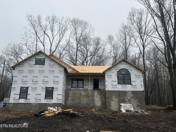 633 Icy Cove Tr, Monterey, TN 38574