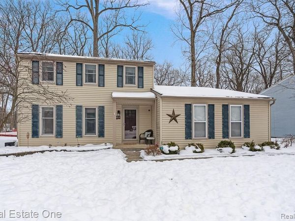 21590 Flanders Street, Farmington Hills, MI 48335