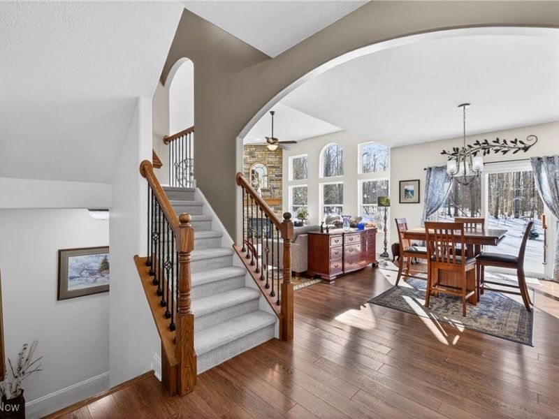 104 Bentwood Drive, Chardon, OH 44024 Photo 5