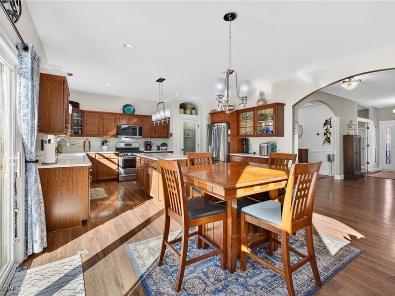 104 Bentwood Drive, Chardon, OH 44024 Photo 8