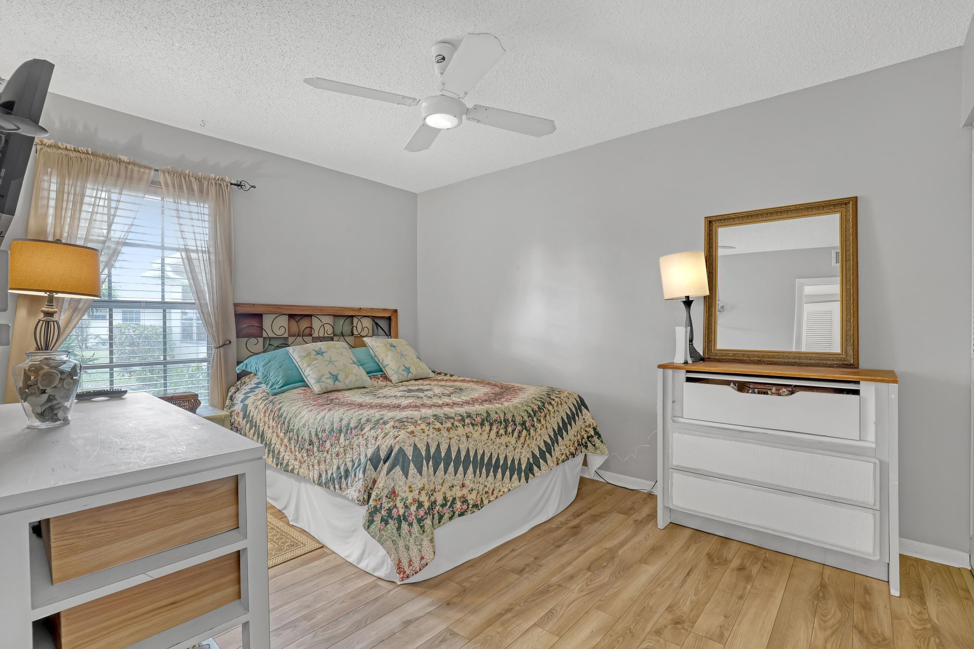 553 Covered Bridge Boulevard, Lake Worth, FL 33467 Photo