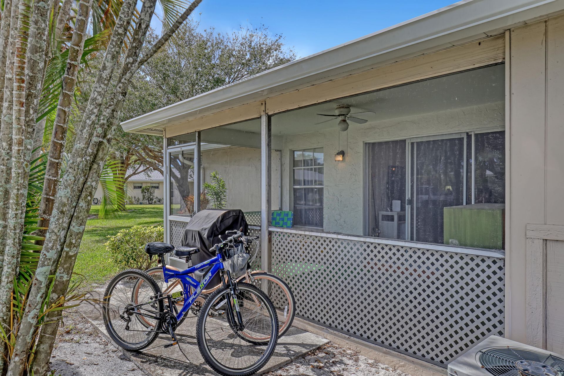 553 Covered Bridge Boulevard, Lake Worth, FL 33467 Photo