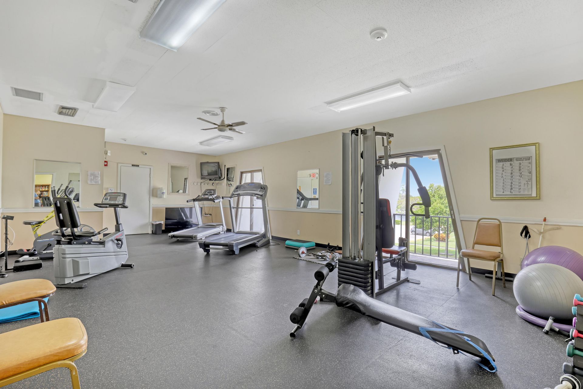 553 Covered Bridge Boulevard, Lake Worth, FL 33467 Photo