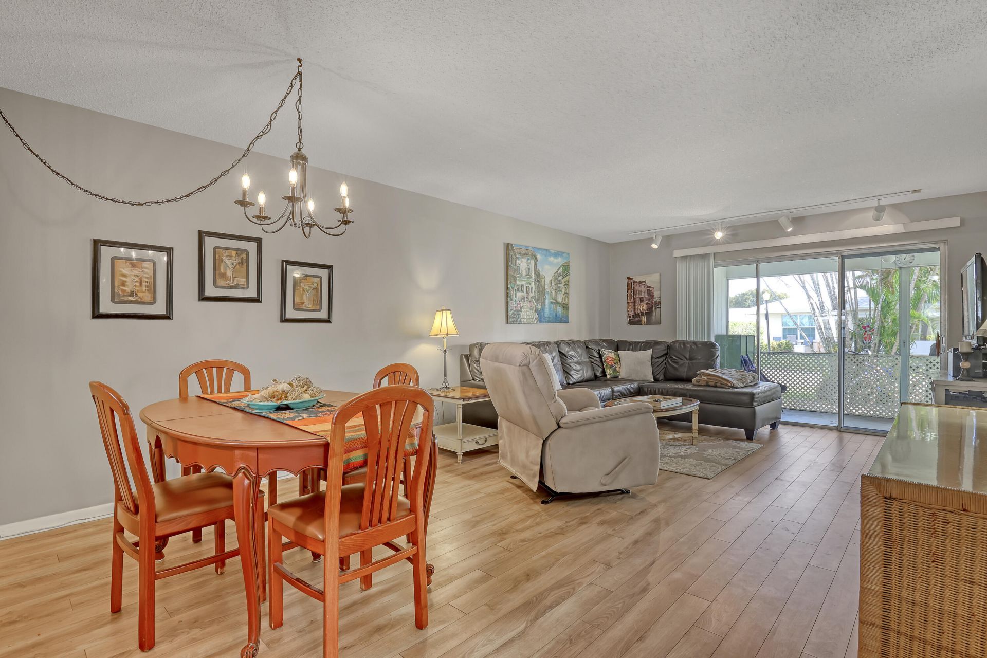 553 Covered Bridge Boulevard, Lake Worth, FL 33467 Photo