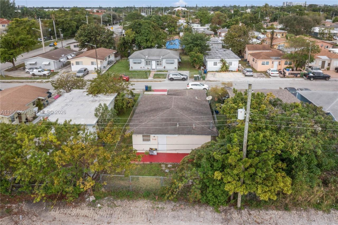 745 NW 3rd Ct , Hallandale Beach, FL 33009 Photo