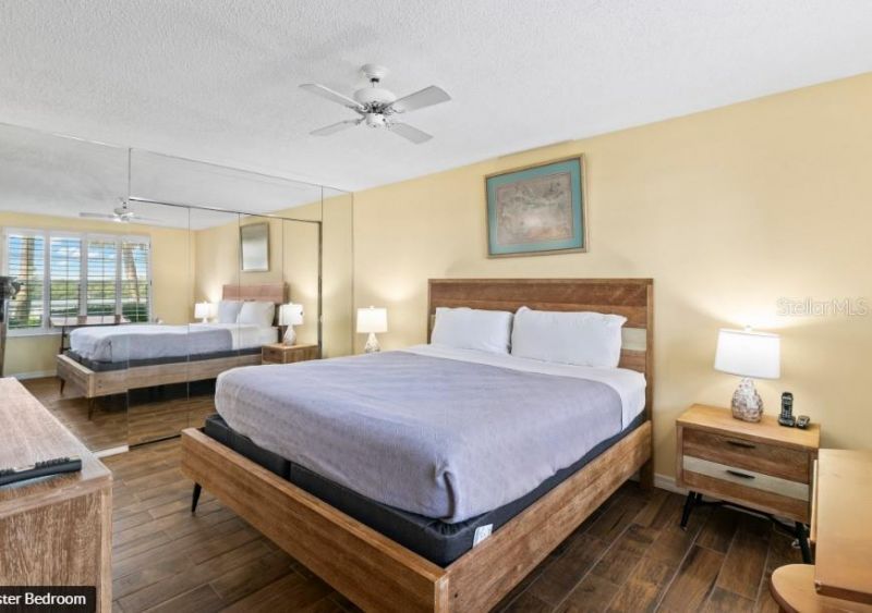 605 Sutton Place, Unit 102, Longboat Key, FL 34228 Photo