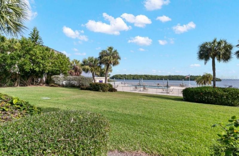 605 Sutton Place, Unit 102, Longboat Key, FL 34228 Photo