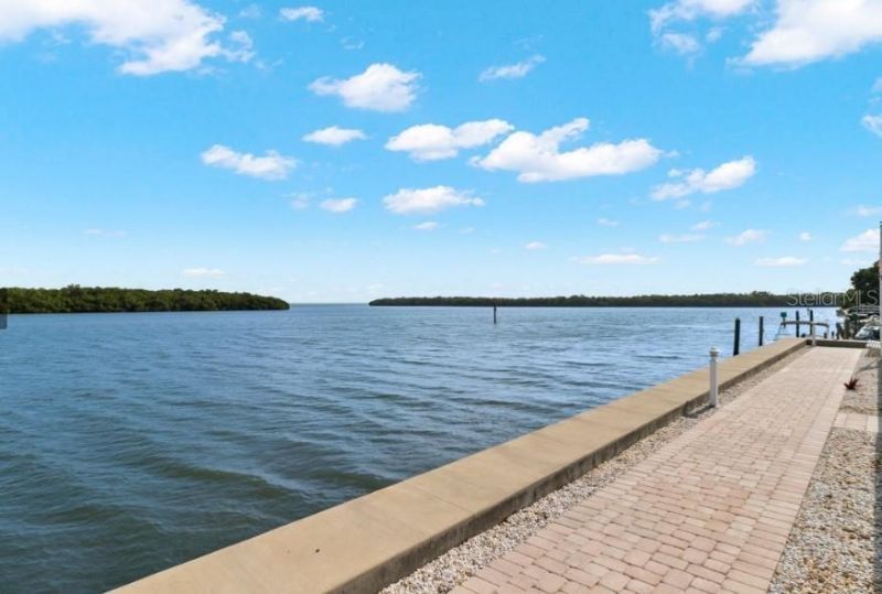 605 Sutton Place, Unit 102, Longboat Key, FL 34228 Photo