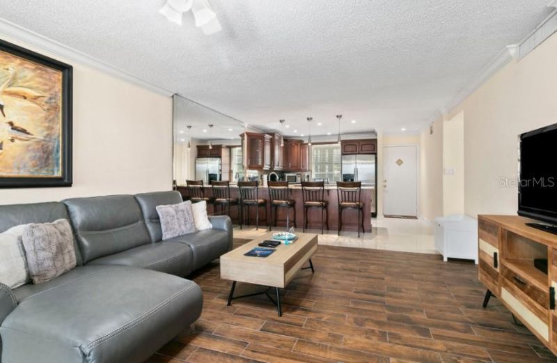 605 Sutton Place, Unit 102, Longboat Key, FL 34228 Photo
