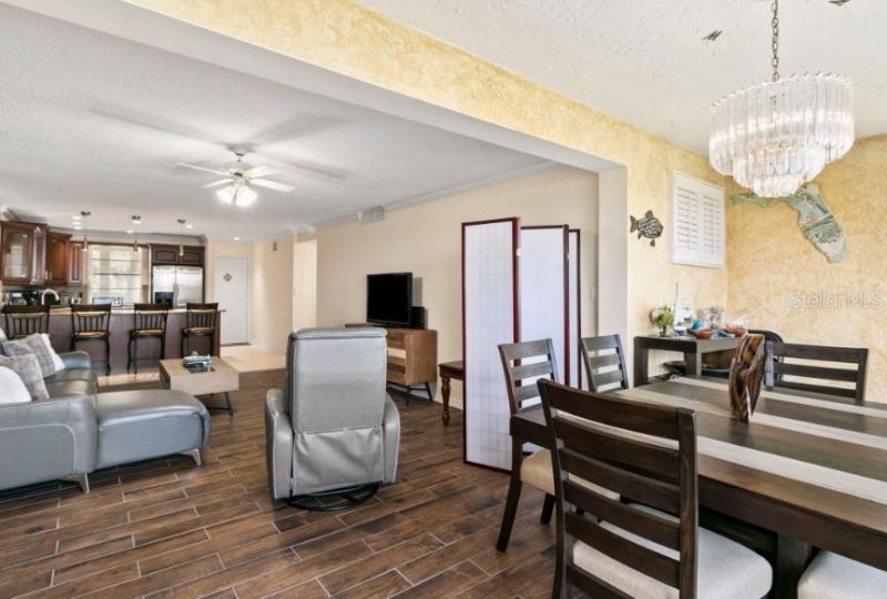 605 Sutton Place, Unit 102, Longboat Key, FL 34228 Photo