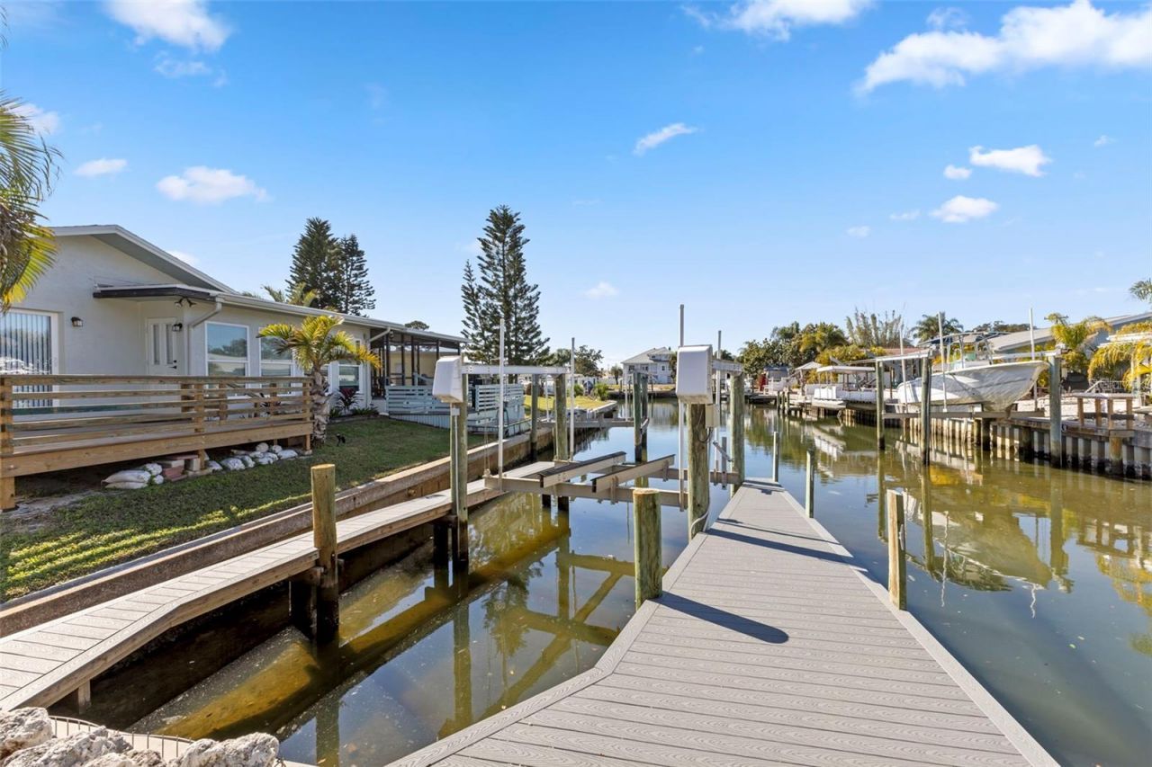312 Westwinds Drive, Palm Harbor, FL 34683 Photo
