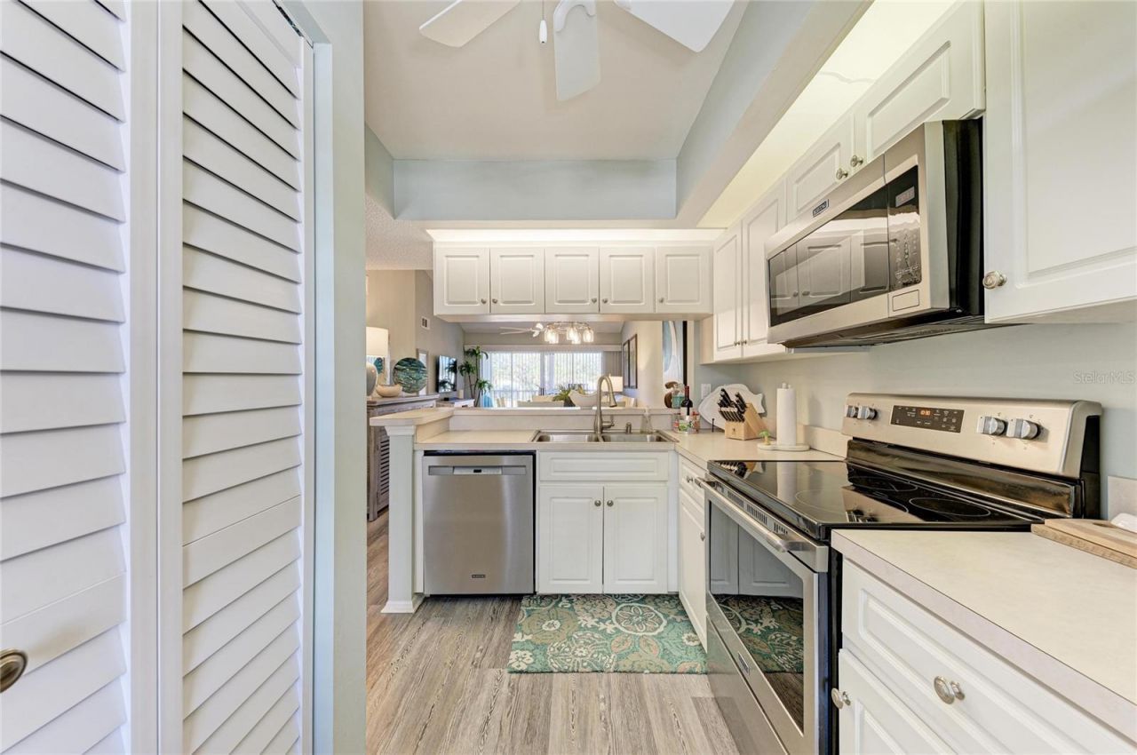 431 Cerromar Lane, Unit 446, Venice, FL 34293 Photo