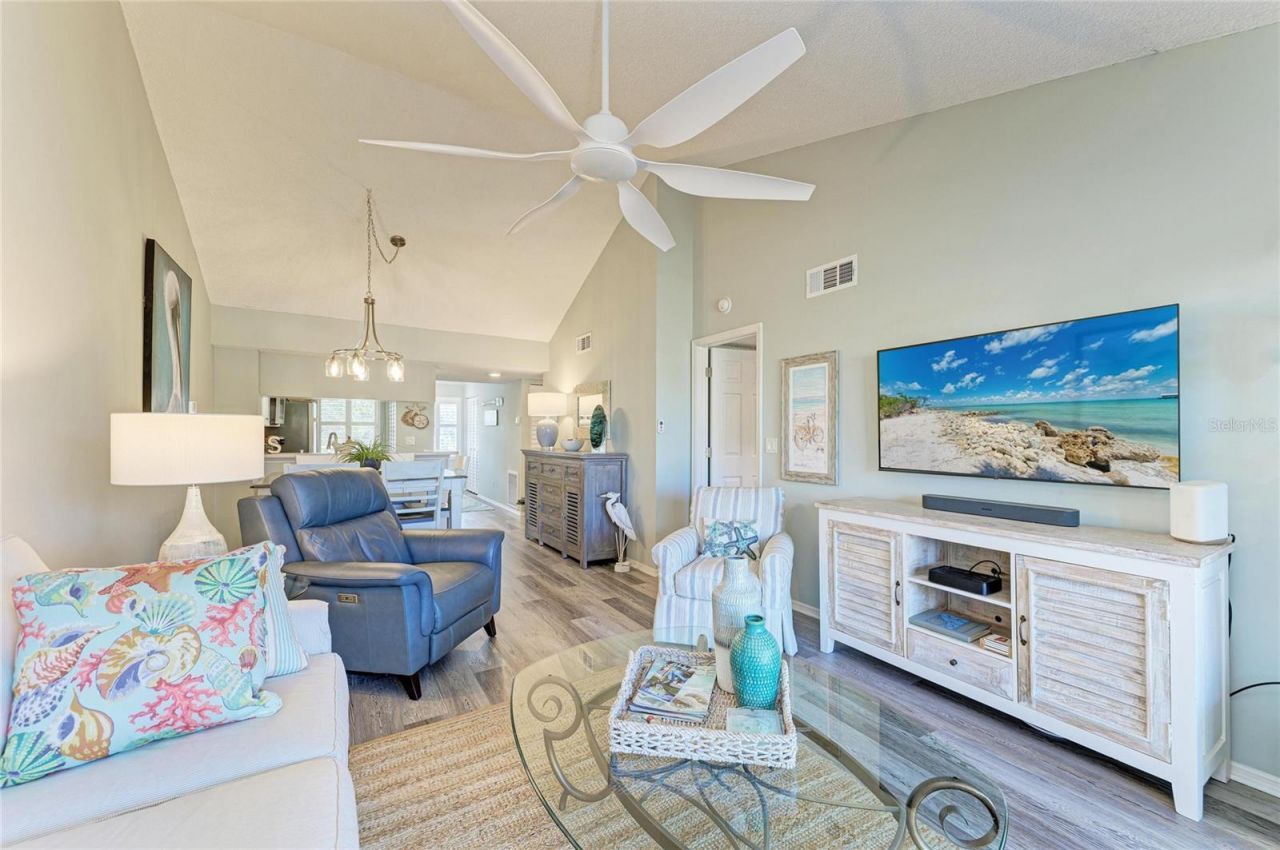 431 Cerromar Lane, Unit 446, Venice, FL 34293 Photo