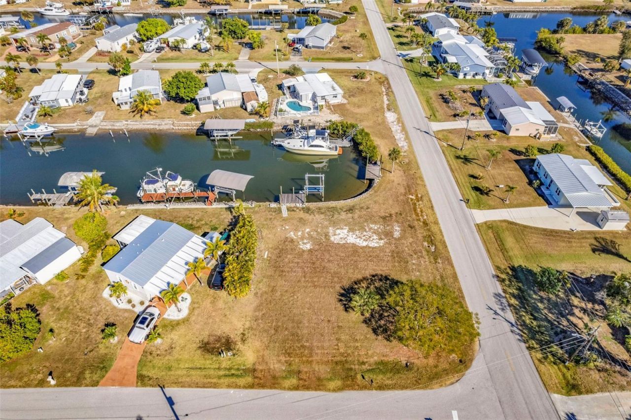 700 Hollyhill Court, Punta Gorda, FL 33950 Photo