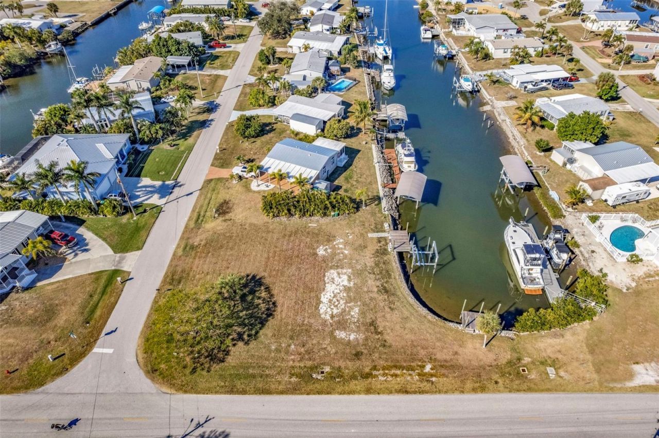 700 Hollyhill Court, Punta Gorda, FL 33950 Photo