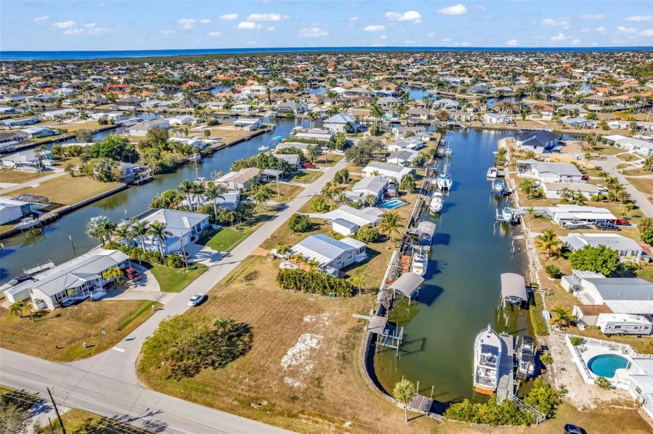 700 Hollyhill Court, Punta Gorda, FL 33950 Photo