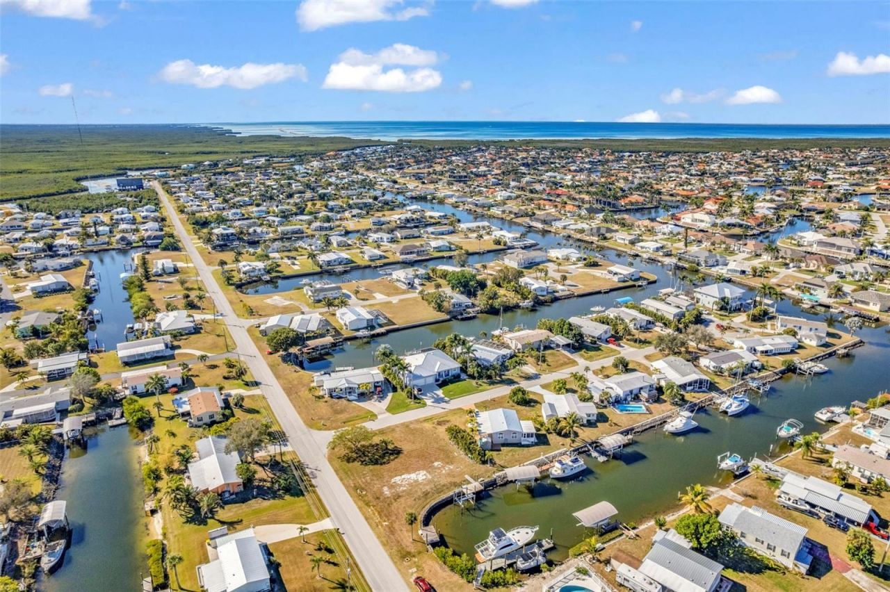 700 Hollyhill Court, Punta Gorda, FL 33950 Photo