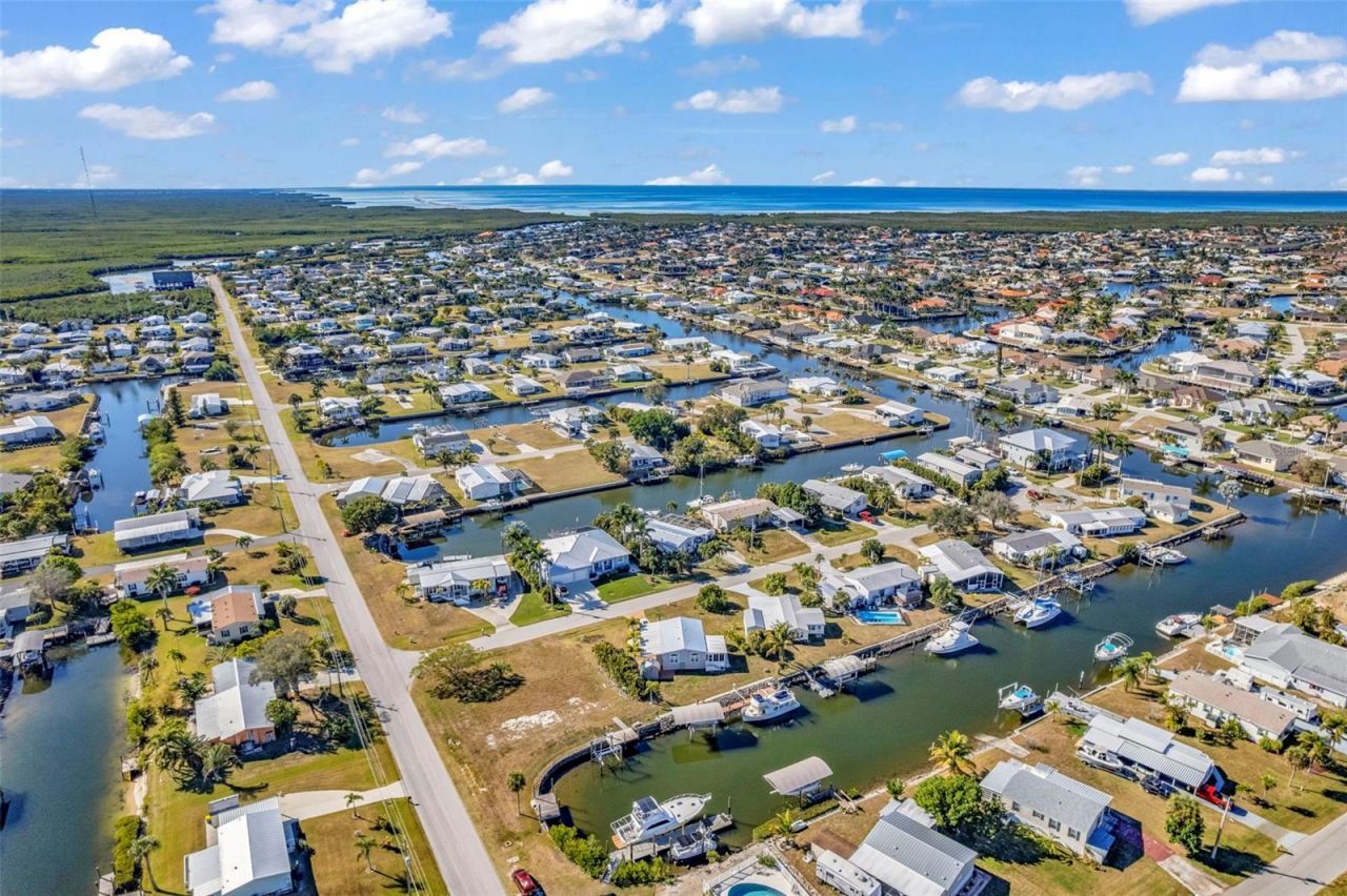 700 Hollyhill Court, Punta Gorda, FL 33950 Photo