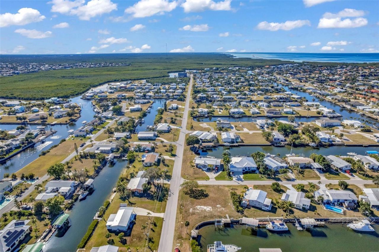 700 Hollyhill Court, Punta Gorda, FL 33950 Photo