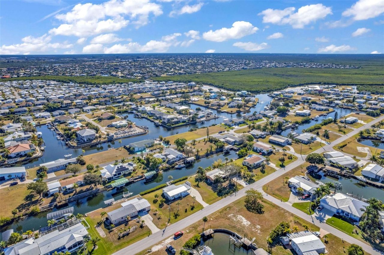 700 Hollyhill Court, Punta Gorda, FL 33950 Photo