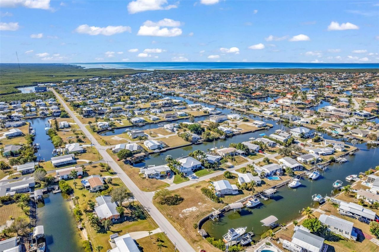 700 Hollyhill Court, Punta Gorda, FL 33950 Photo