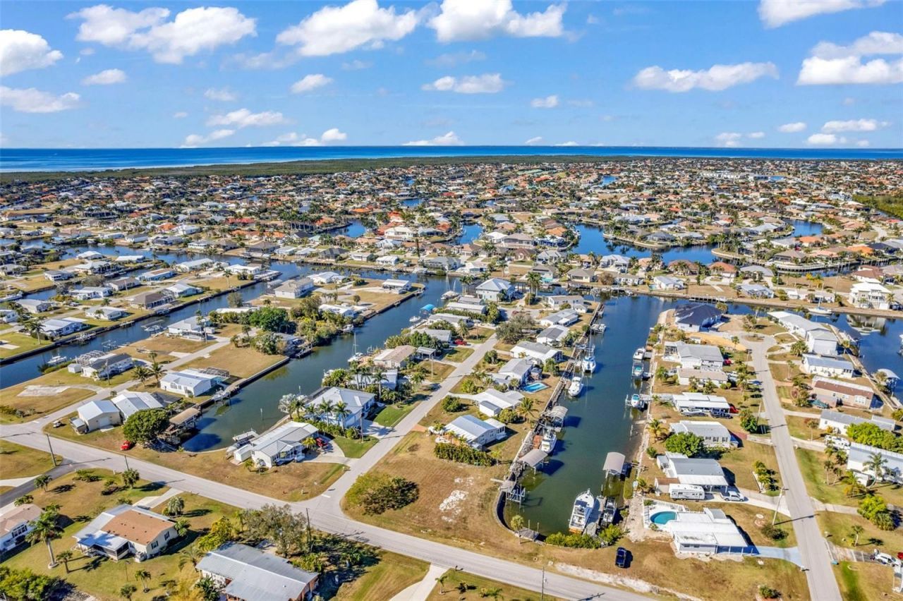 700 Hollyhill Court, Punta Gorda, FL 33950 Photo