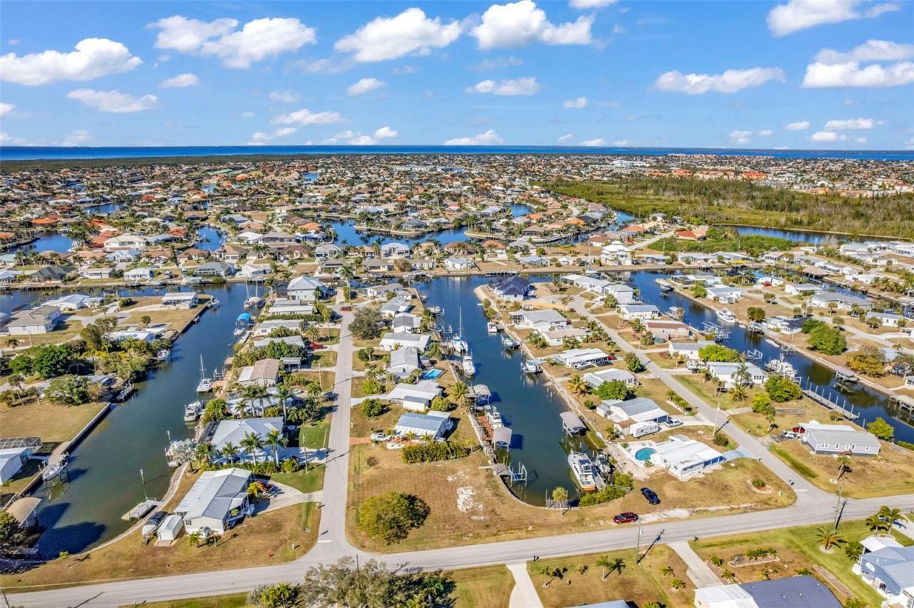 700 Hollyhill Court, Punta Gorda, FL 33950 Photo