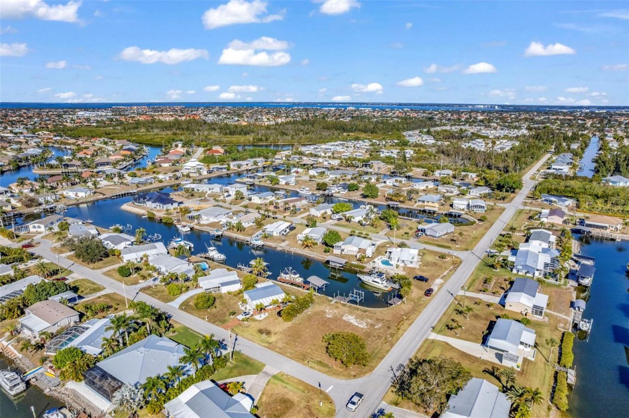 700 Hollyhill Court, Punta Gorda, FL 33950 Photo