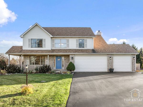 2303 Fox Bluff Lane, Spring Grove, IL 60081