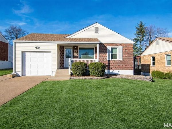 9105 Southview Lane, St Louis, MO 63123