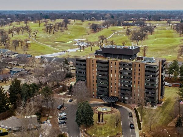 3131 Fleur Drive, Unit 208, Des Moines, IA 50321