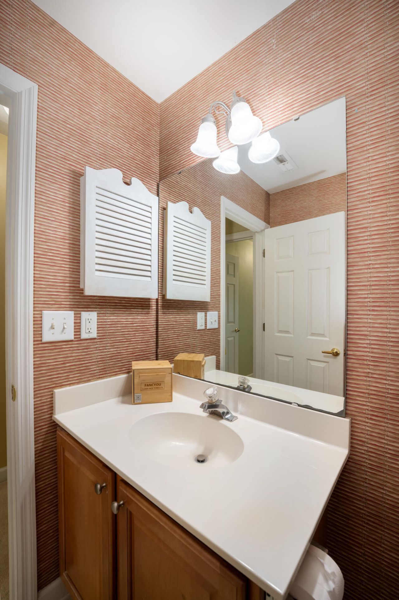 100 Temuco Lane Photo 35