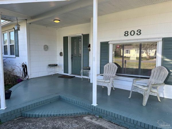 803 Rue Max St, Pensacola, FL 32507