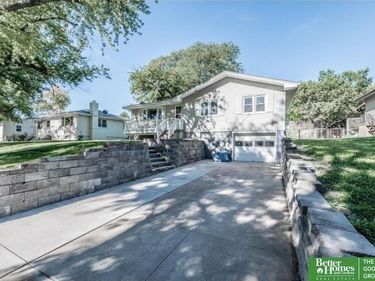 1704 Pelton Avenue, Bellevue, NE 68005
